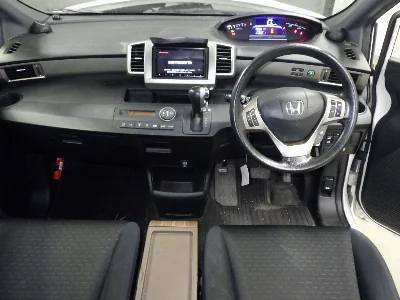 HONDA FREED SPIKE