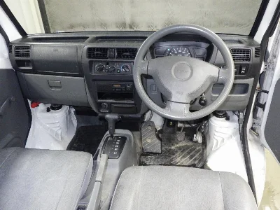 NISSAN CLIPPER VAN