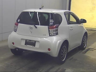 Toyota iQ