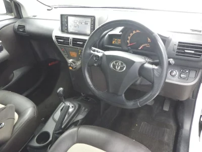 Toyota iQ