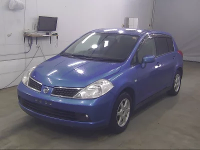 NISSAN TIIDA
