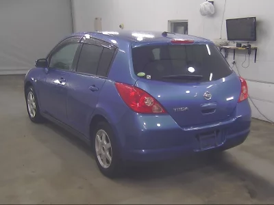 NISSAN TIIDA