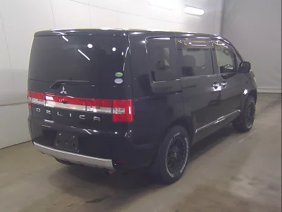 MITSUBISHI DELICA D5