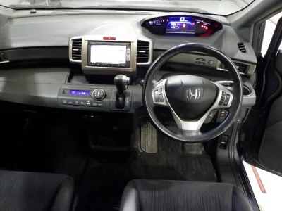 HONDA FREED SPIKE