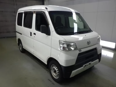 TOYOTA PIXIS VAN
