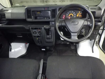 TOYOTA PIXIS VAN