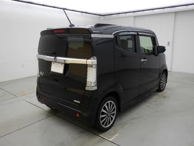 HONDA N BOX SLASH