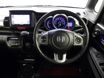 HONDA N BOX SLASH