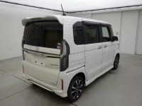 Цена авто Honda N-Box с аукционов Японии, номер кузова JF4, пробег 40 000, оценка 3