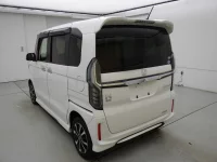Цена авто Honda N-Box с аукционов Японии, номер кузова JF4, пробег 40 000, оценка 3
