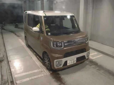 DAIHATSU WAKE