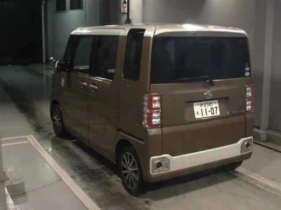 DAIHATSU WAKE