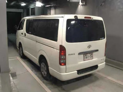 TOYOTA HIACE VAN