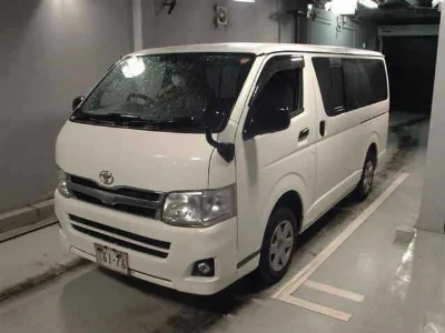 TOYOTA HIACE VAN
