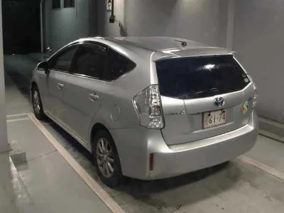 TOYOTA PRIUS ALPHA