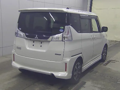 MITSUBISHI DELICA D2