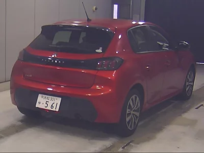 PEUGEOT 208