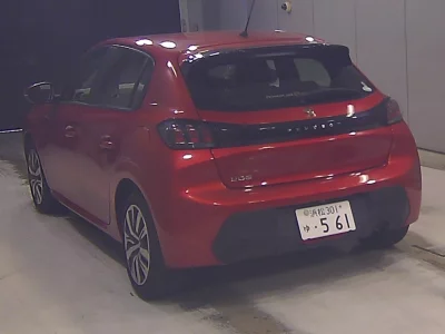 PEUGEOT 208