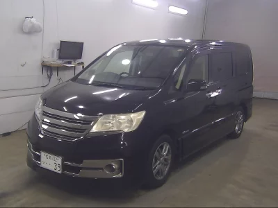 NISSAN SERENA