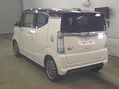 HONDA N BOX SLASH