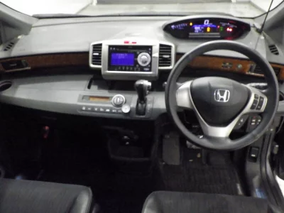 HONDA FREED SPIKE