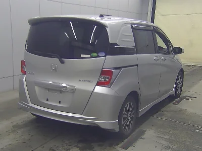 HONDA FREED SPIKE