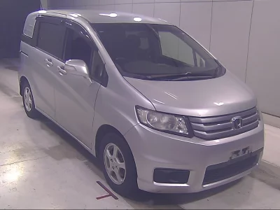 Honda FREED SPIKE