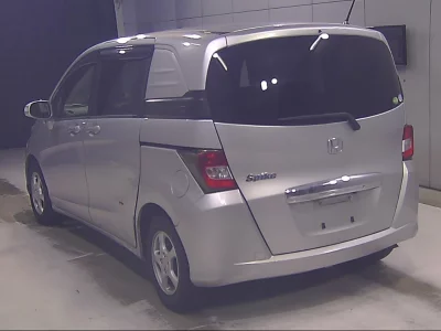 HONDA FREED SPIKE