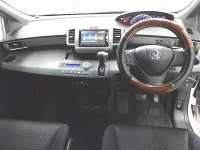 HONDA FREED SPIKE