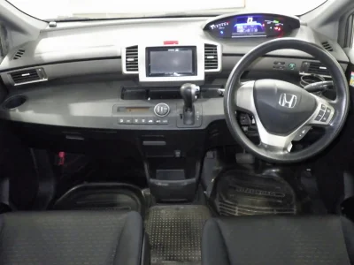 HONDA FREED SPIKE