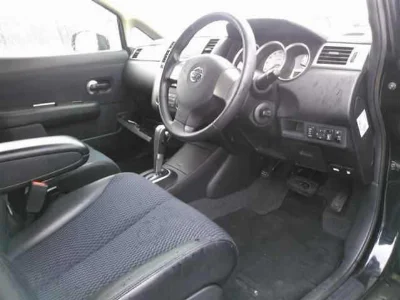 NISSAN TIIDA