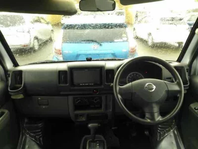 NISSAN CLIPPER VAN