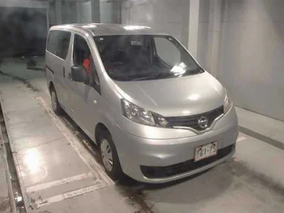 NISSAN NV200