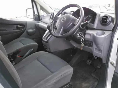 NISSAN NV200
