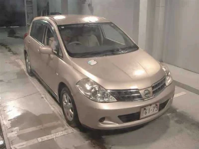 NISSAN TIIDA