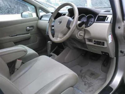 NISSAN TIIDA
