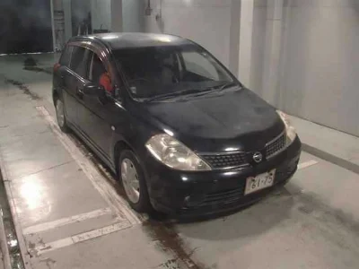 NISSAN TIIDA