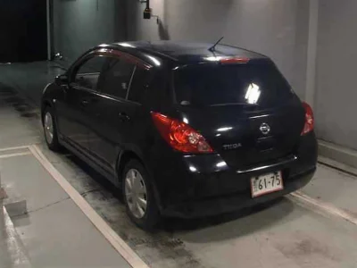 NISSAN TIIDA