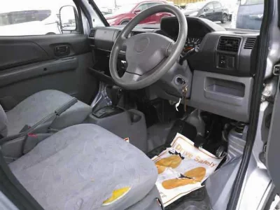 NISSAN CLIPPER VAN