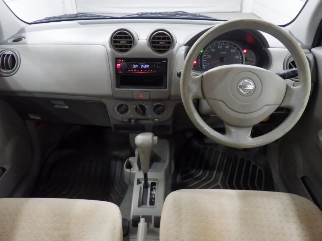 Nissan Pino  с аукциона в Японии