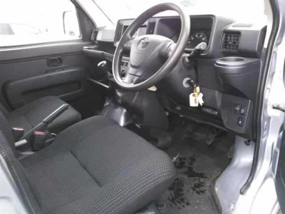 TOYOTA PIXIS VAN