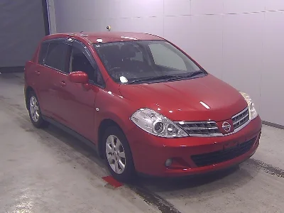 NISSAN TIIDA