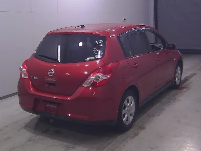 NISSAN TIIDA