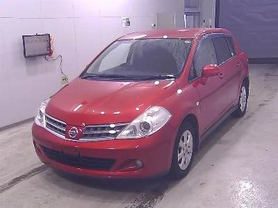 NISSAN TIIDA