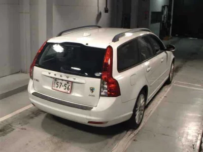VOLVO V50