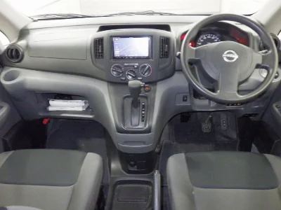 NISSAN NV200
