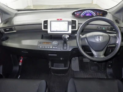 HONDA FREED SPIKE