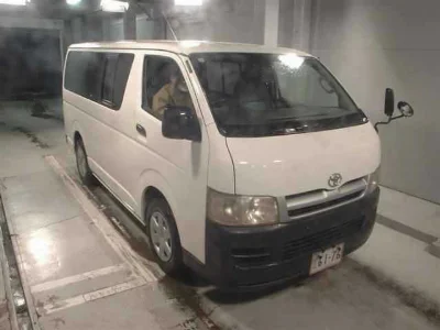 TOYOTA REGIUS VAN