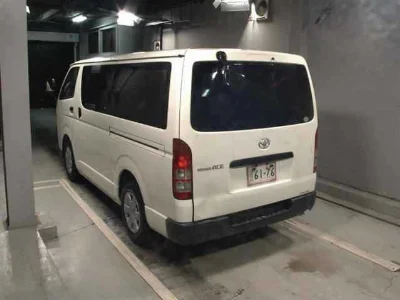 TOYOTA REGIUS VAN