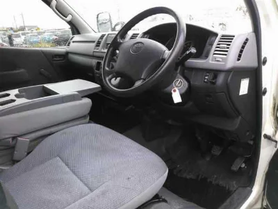 TOYOTA REGIUS VAN